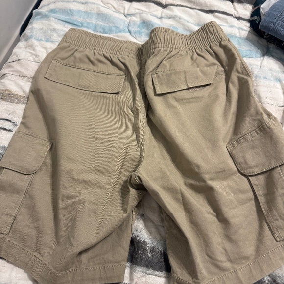 Men’s khaki colored shorts, George brand  28-30 - Picture 1 of 3